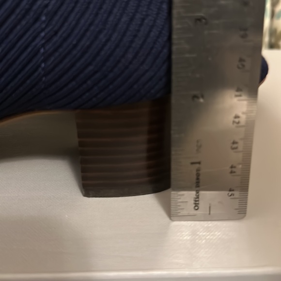 Navy Rib-Knit booties from Everlane. Excellent condition. Size 8.5. - Picture 7 of 7